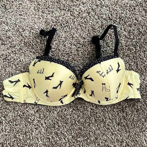 Cute Bra - Picture 1 of 3